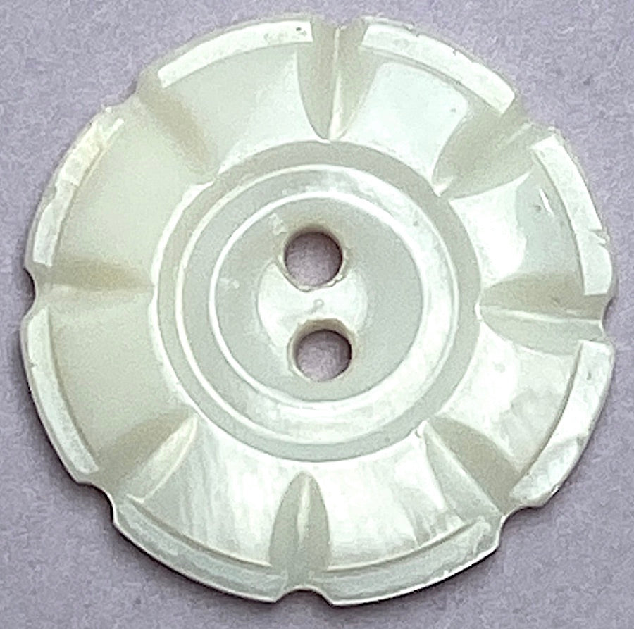 Vintage White Pearly Flower Shell Buttons 3/4