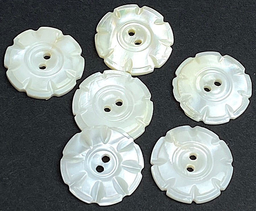 8.オーバルリース Vintage White Pearly Flower Shell Buttons 3/4