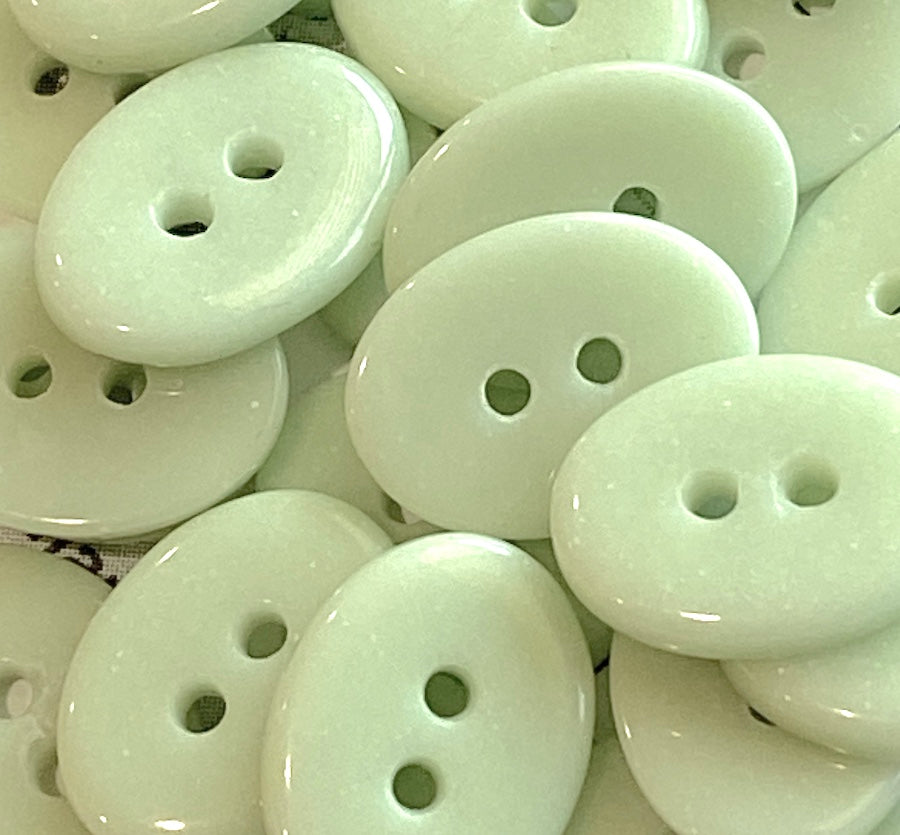 New Markdown, Green Oval 2-Hole Button 3/4