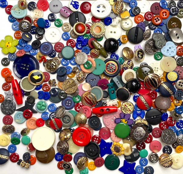 Button Mix, 225+ New Resin/Metal Buttons, Samples and Overruns  #PIE-2