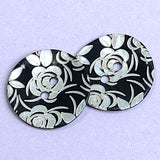 Black, White Roses Laser-Etched Button, 13/16" / 20mm 2-Hole   Pack of TWO  #SK-1173