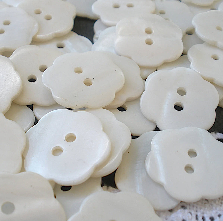 SALE - White Shell Flower-Shape 30L Buttons, 19mm / 3/4